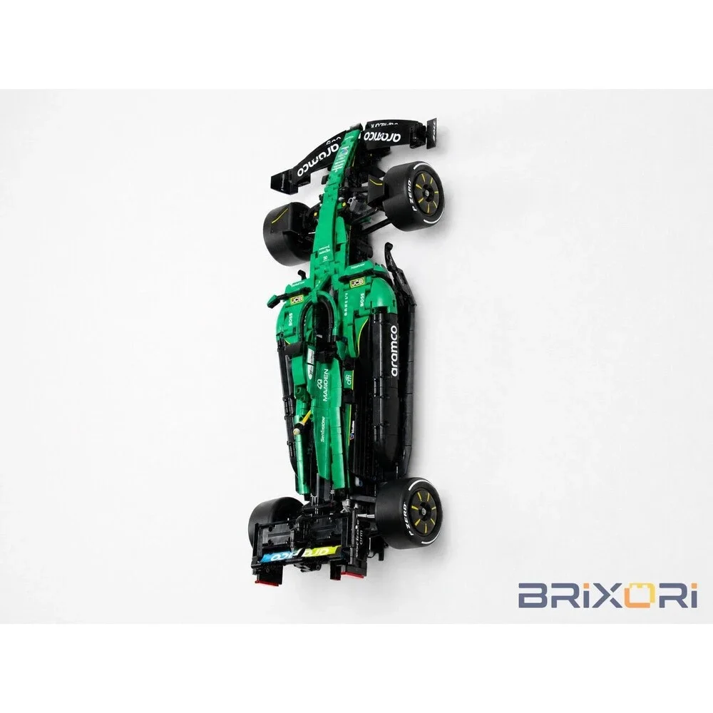 Vertical Wall Mount Display LEGO Aston Martin F1 - 42240